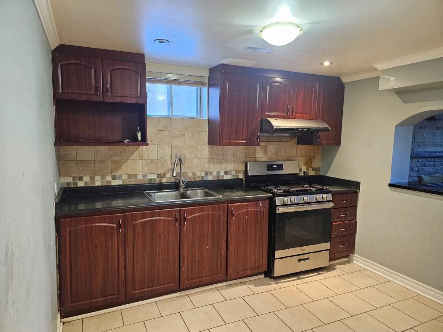 Basement for rent - photo 2