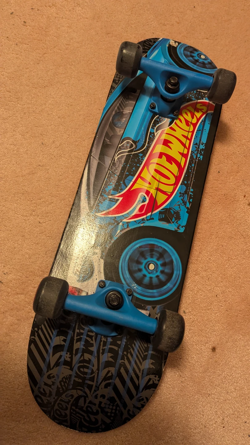 Hot Wheels Skateboard - photo 2