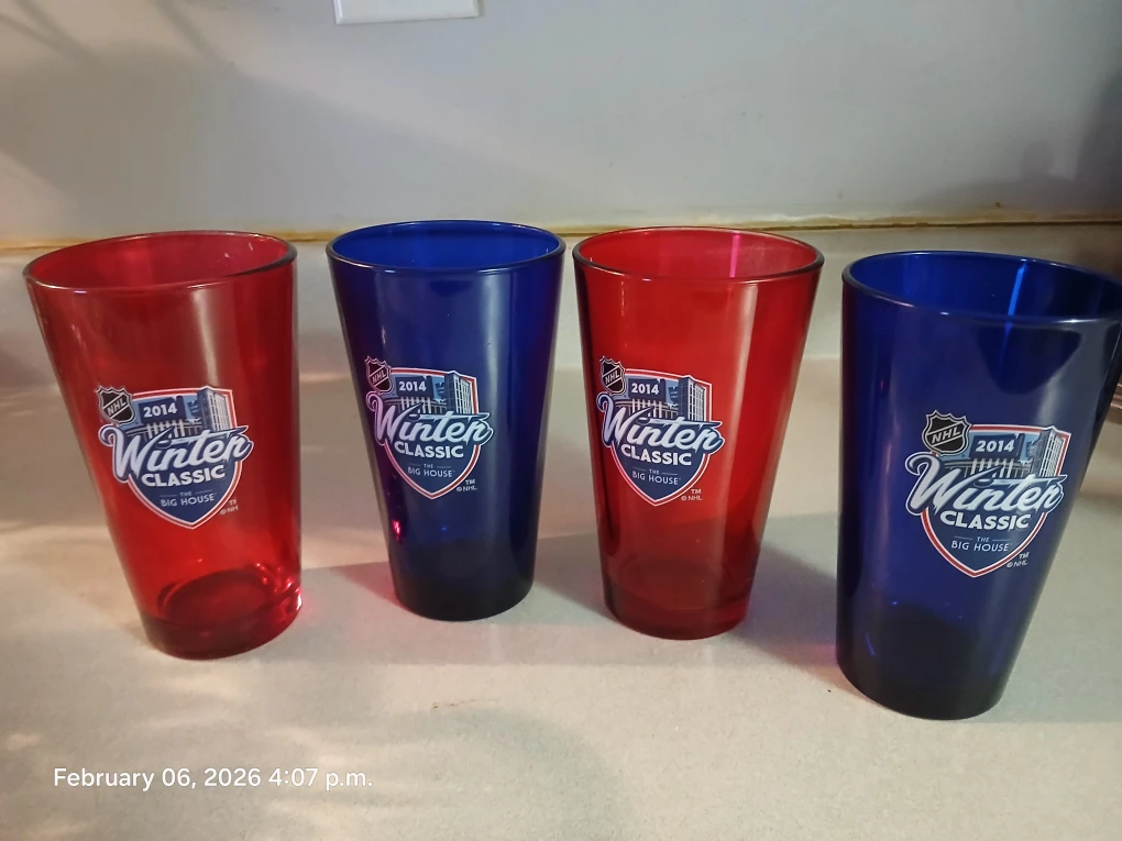 Set of 4 NHL Winter Classic 2014 Cups