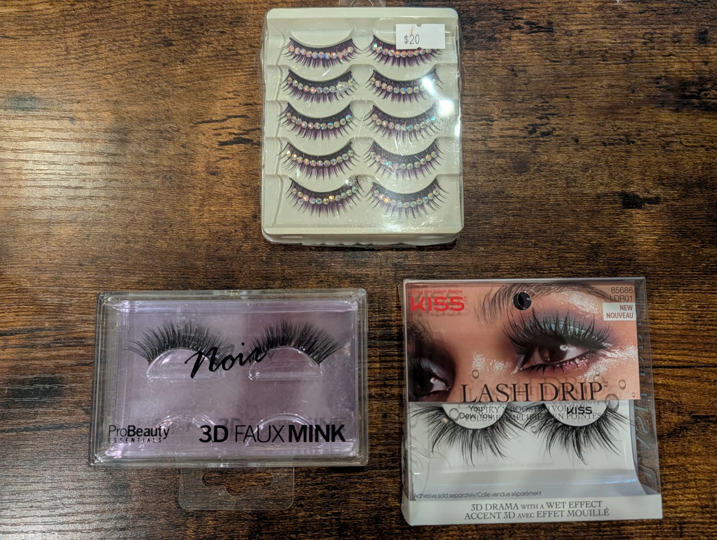Bundle of false lashes
