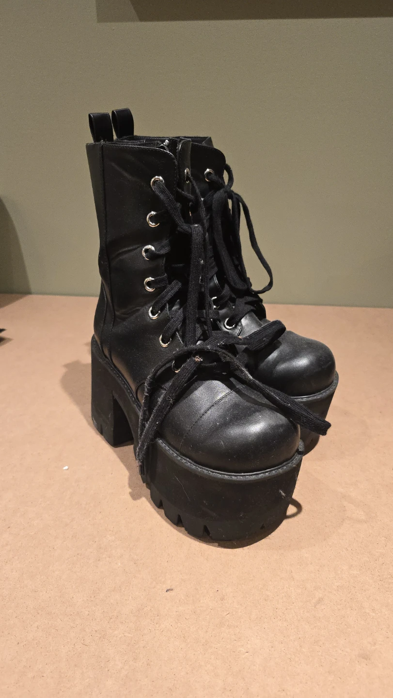 Black Platform Lace-Up Boots - Size 8M - photo 2