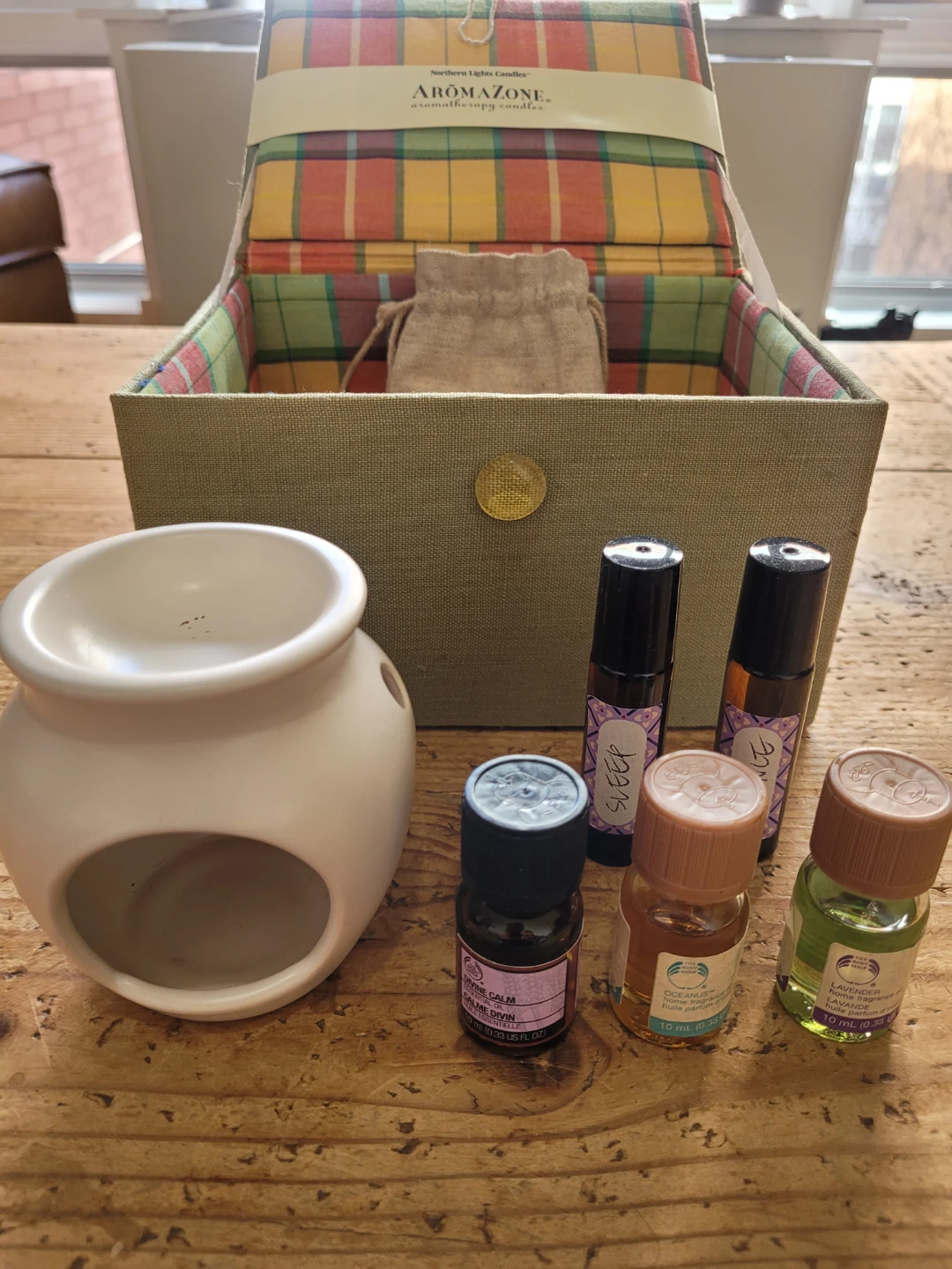 Aromatherapy Set with 5 Oils & Diffuser