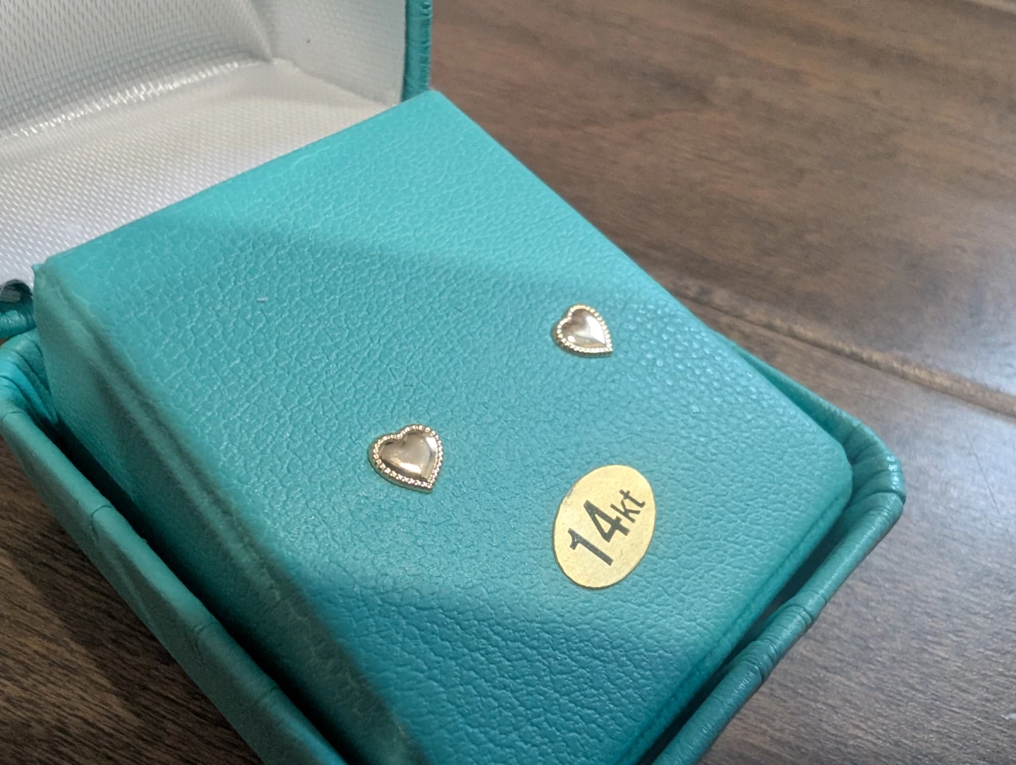 Brand New 14K Yellow Gold Heart Earrings For Sale - photo 3