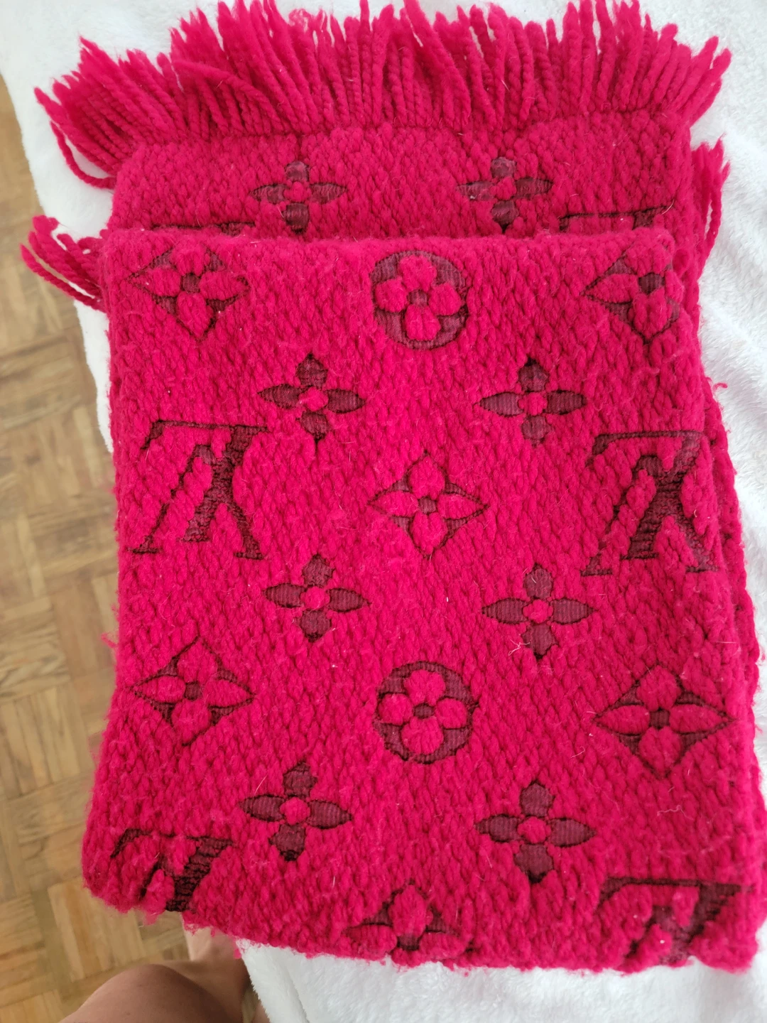 Louis Vuitton Monogram Scarf - Pink