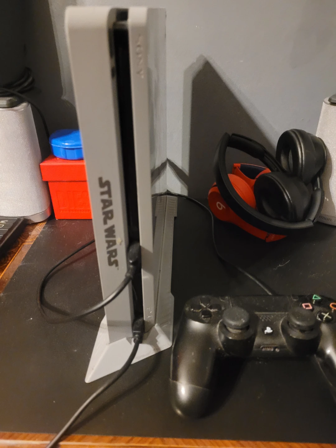 Ps4 slim jailbroken 2tb internal HD with with controller - photo 2