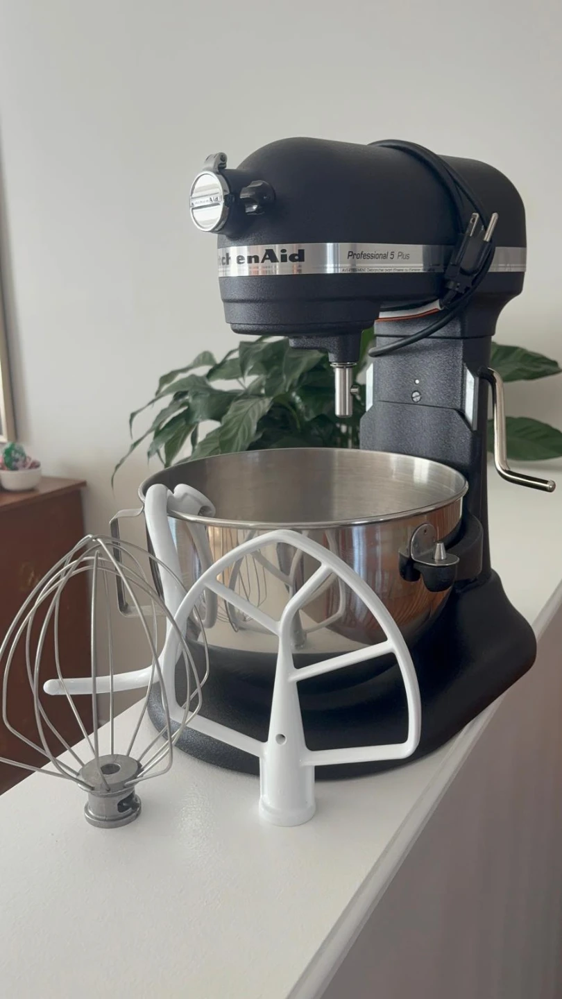 KitchenAid Professional 5 Plus Stand Mixer - Black - photo 2