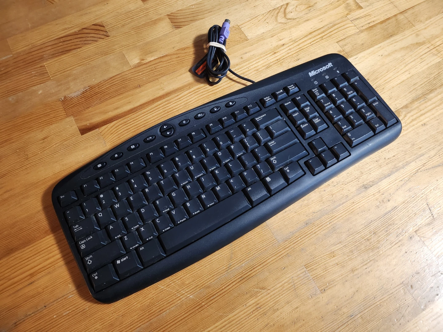 Microsoft Wired Keyboard PS/2 Port