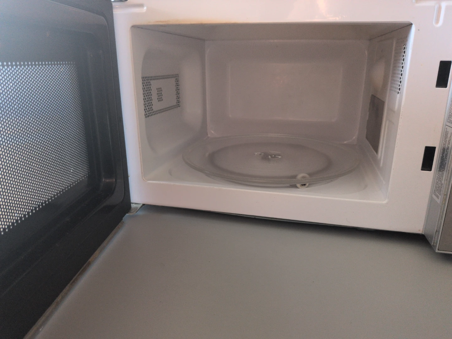 Hamilton Beach Microwave Oven - photo 3