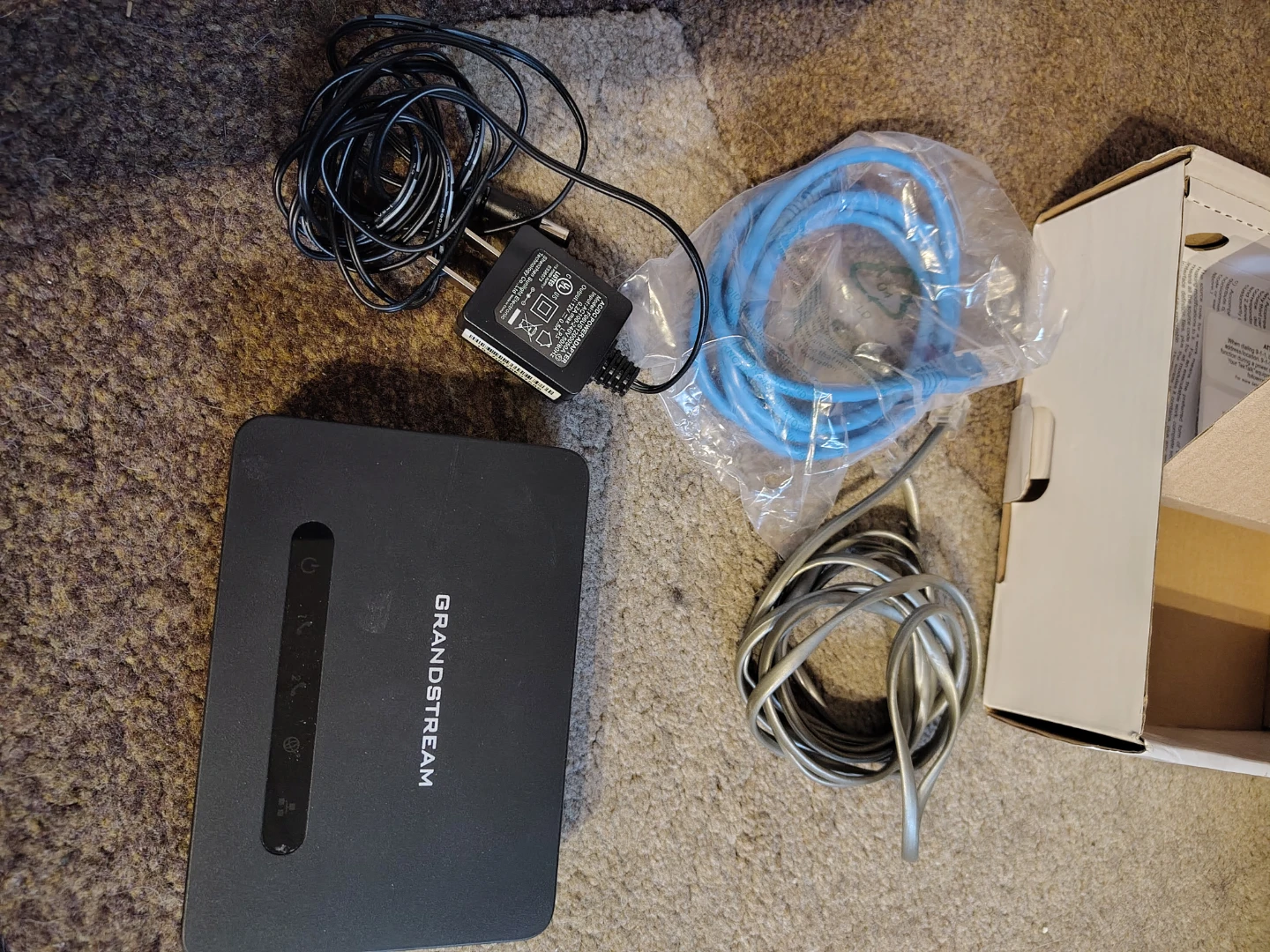 Grandstream HT812 VoIP Phone Adapter - photo 3