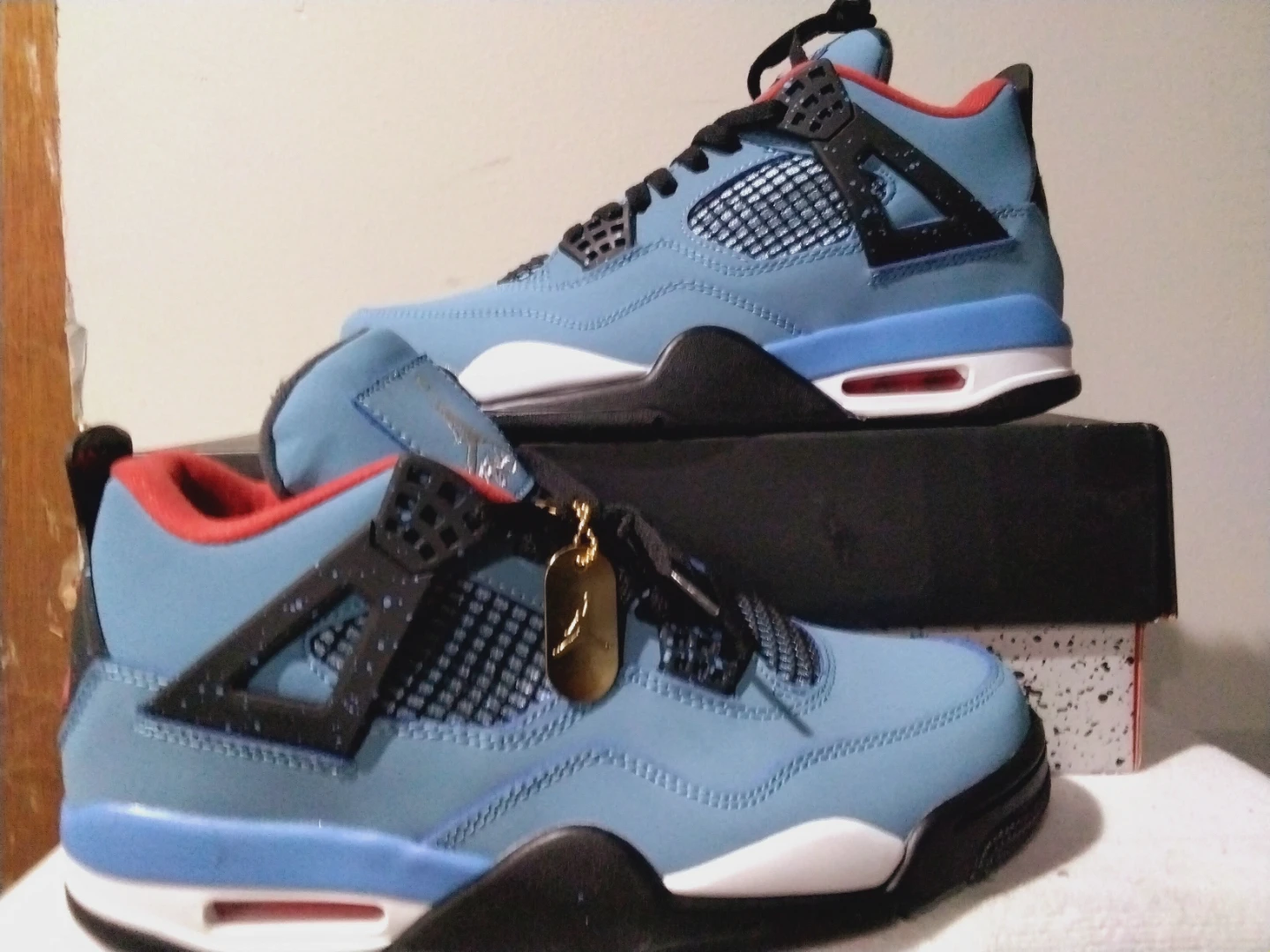 Air Jordan 4 Retro Travis Scott Cactus Jack