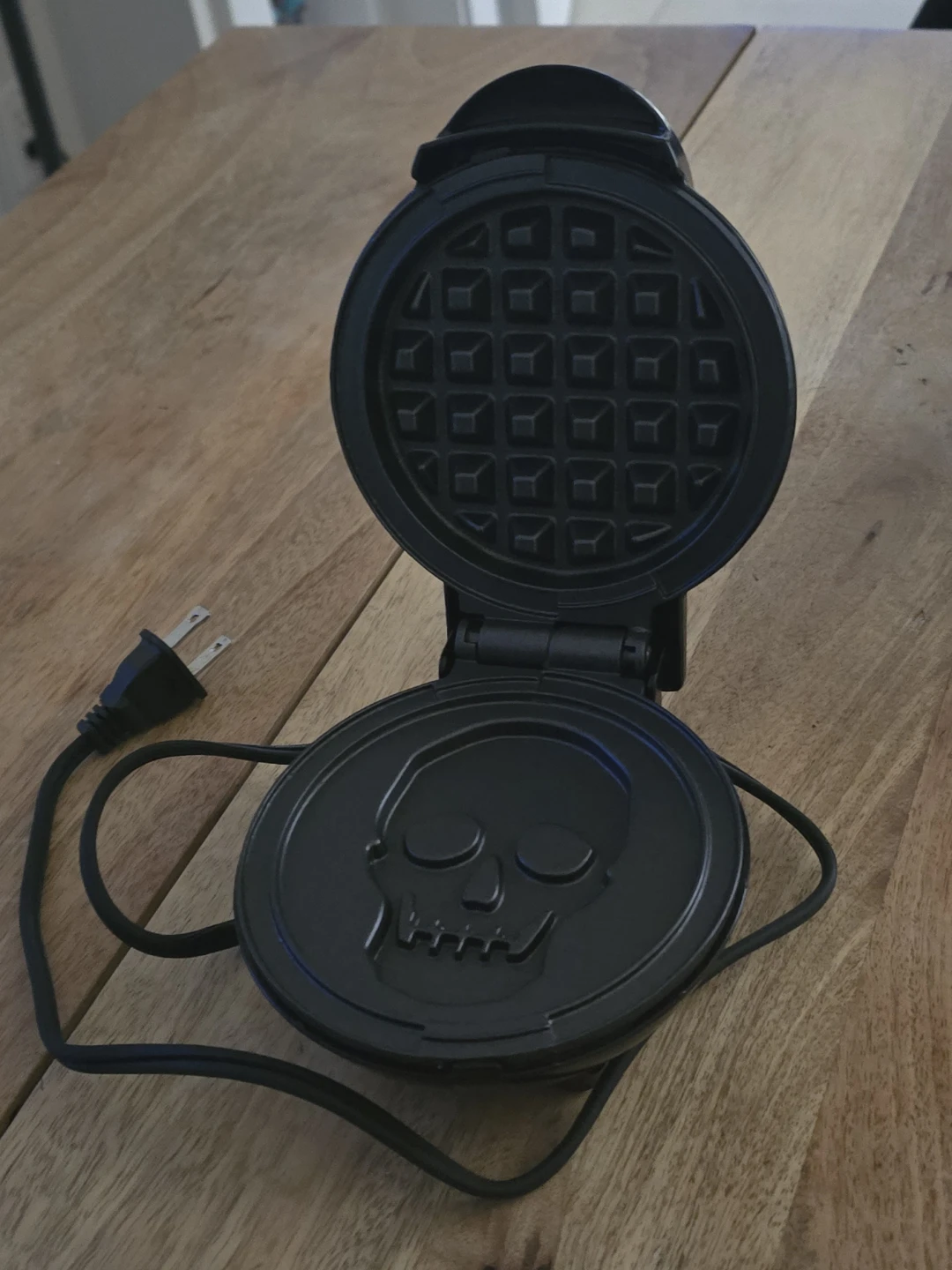 Dash Skull Mini Waffle Maker