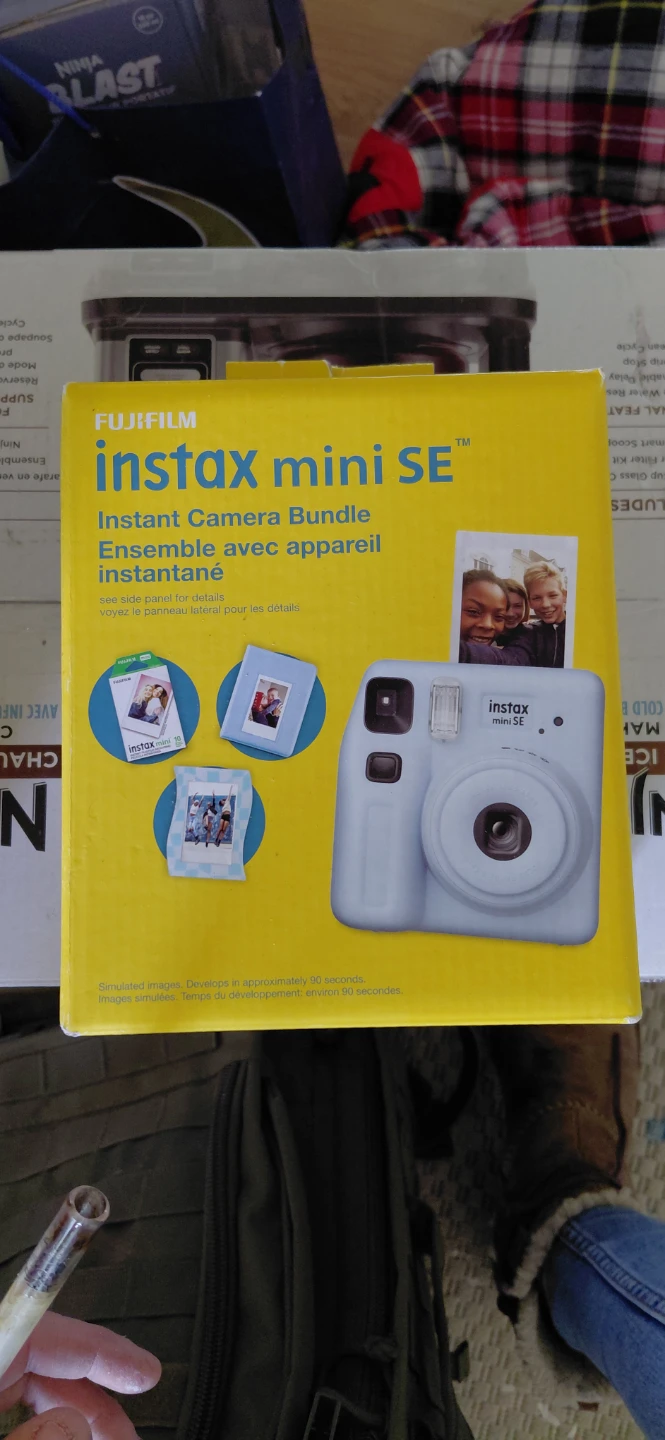 Fujifilm Instax Mini SE Instant Camera Bundle