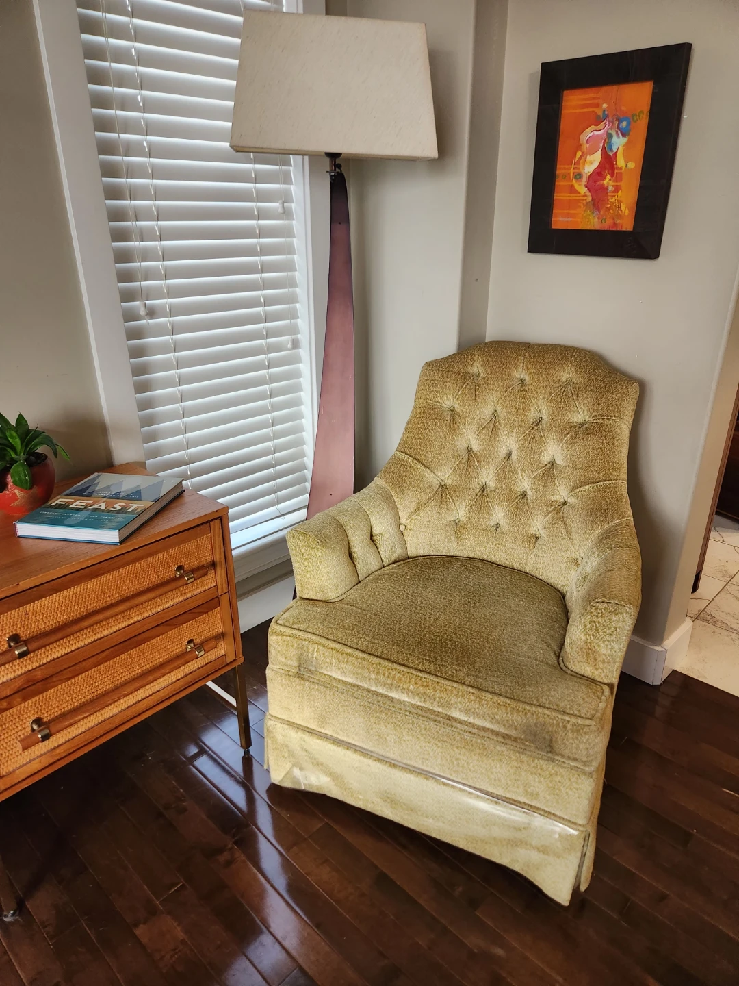 JAZZY MID CENTURY Tufted YELLOW CHENILLE Accent Chair - photo 4