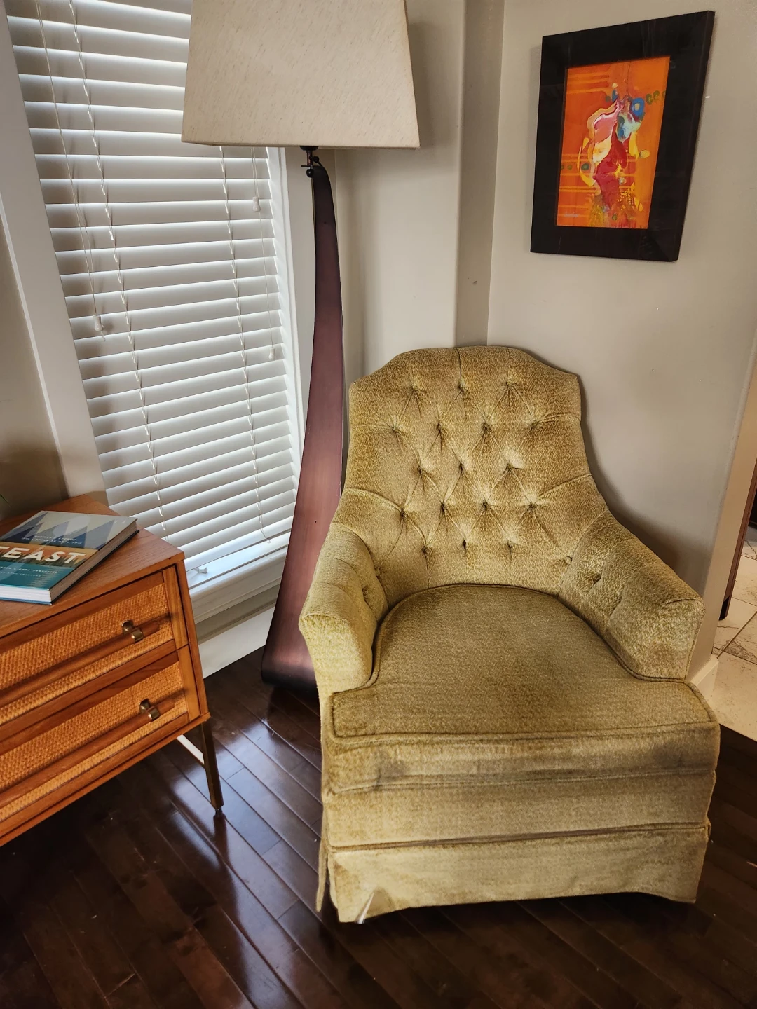 JAZZY MID CENTURY Tufted YELLOW CHENILLE Accent Chair - photo 5