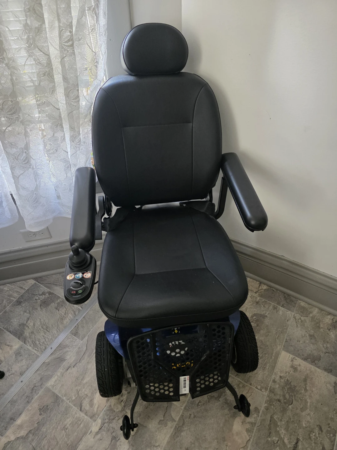 Pride Jazzy Elite ES Power Wheelchair - photo 4