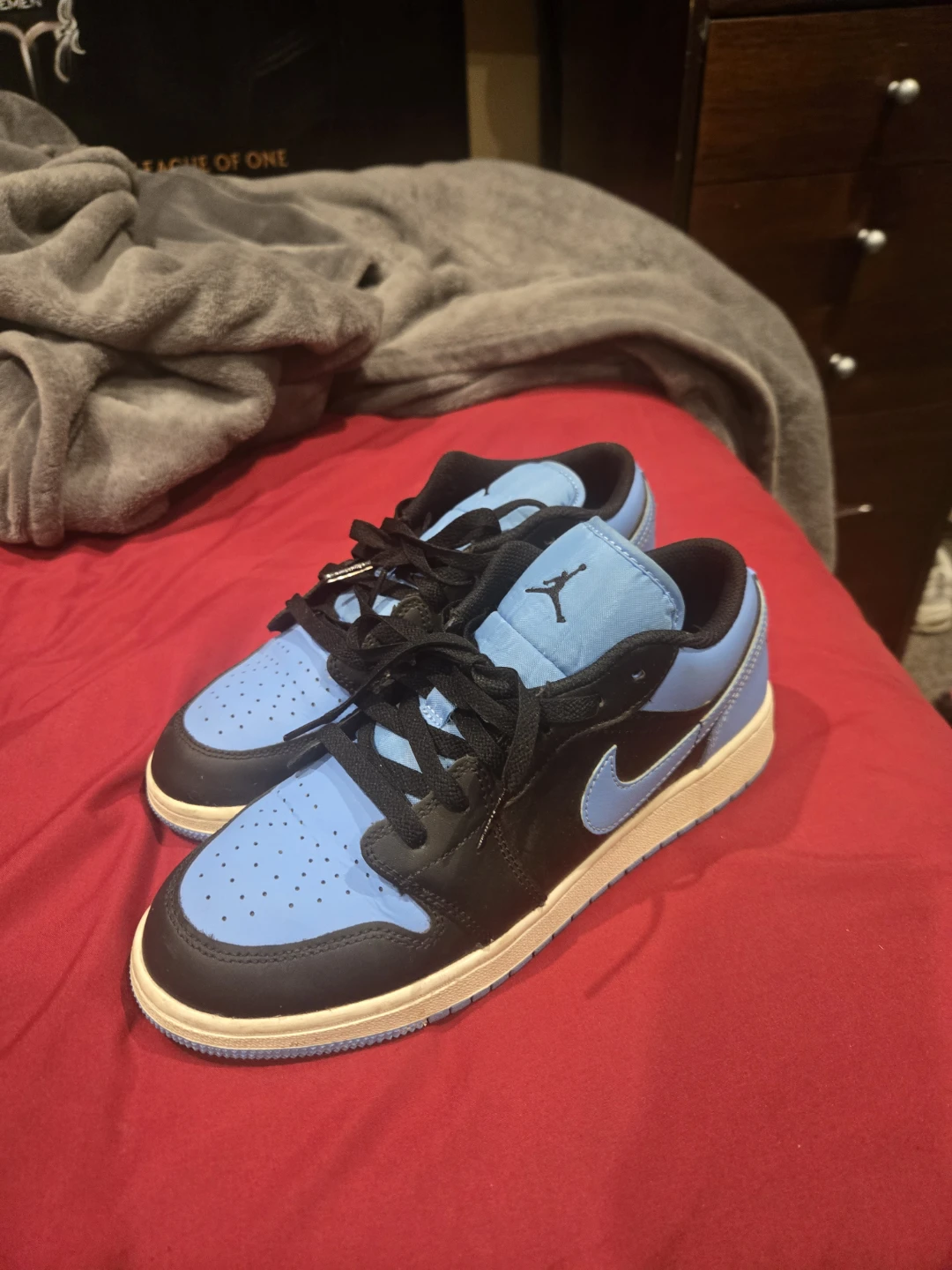FREE DELIVERY!! Jordan's size 7y $70 - photo 2