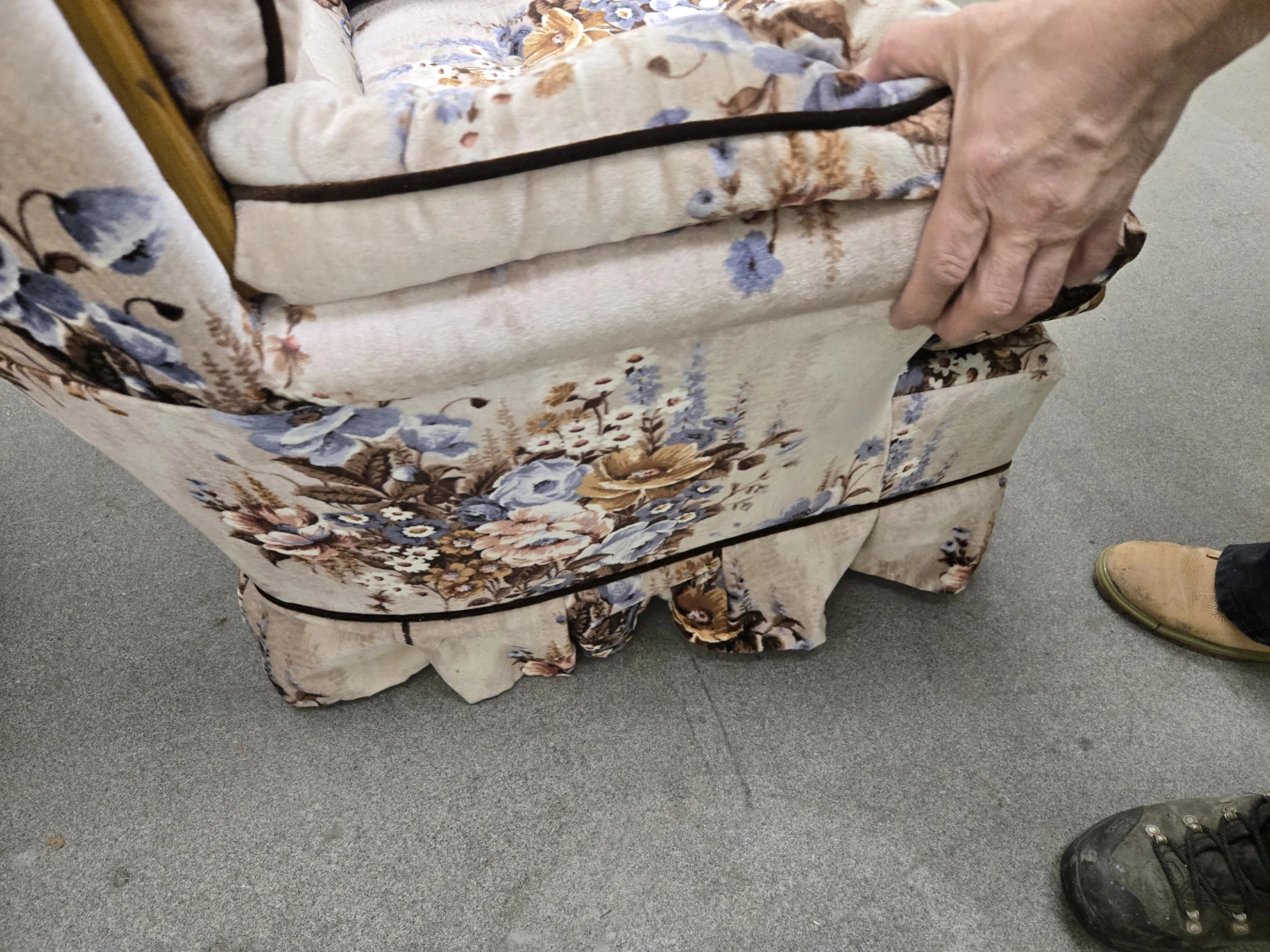 Floral Armchair,  swivels - photo 3