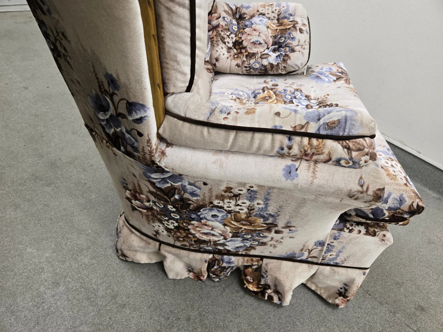 Floral Armchair,  swivels - photo 4
