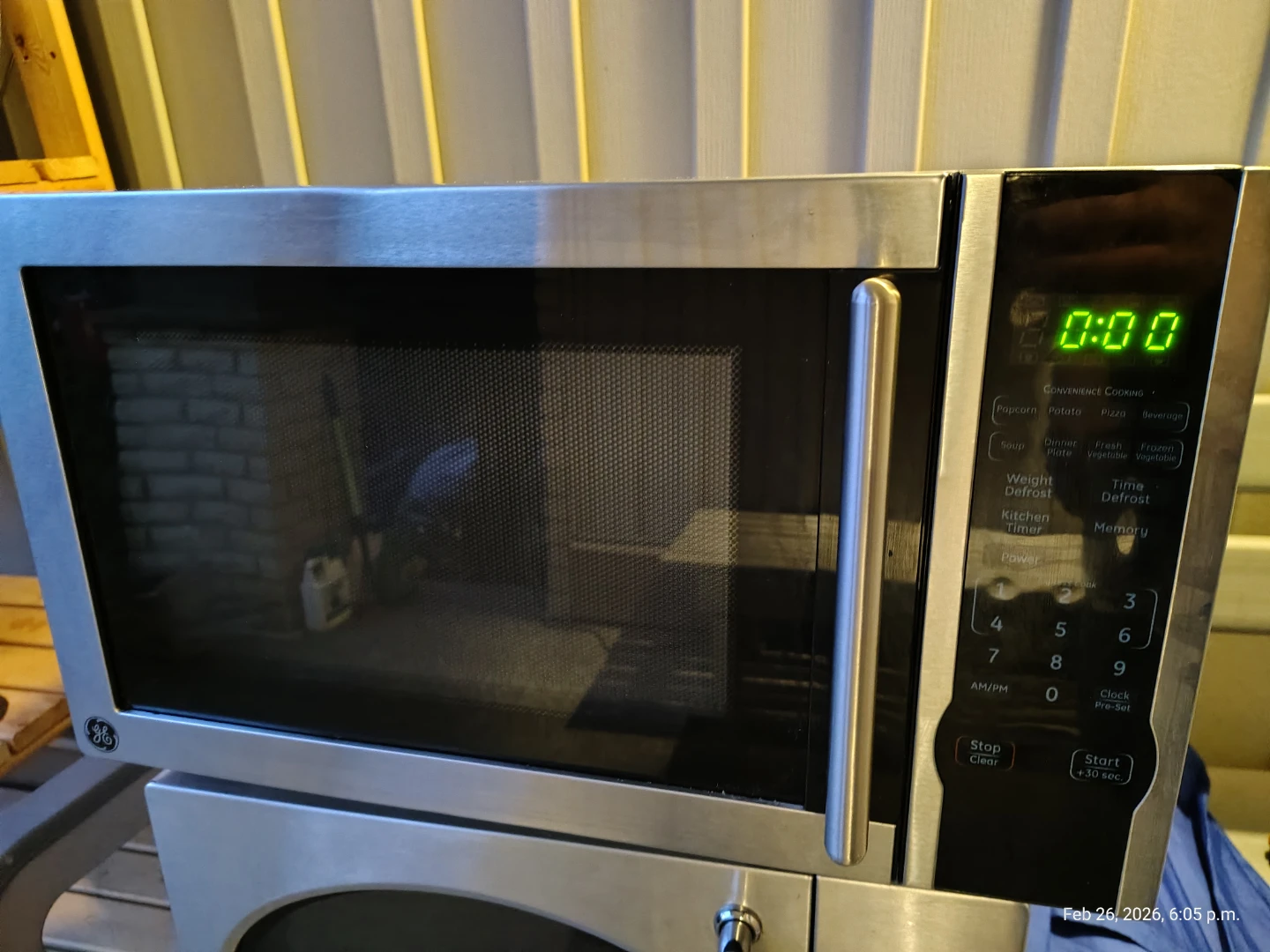 GE 1000W Stainless Steel Microwave