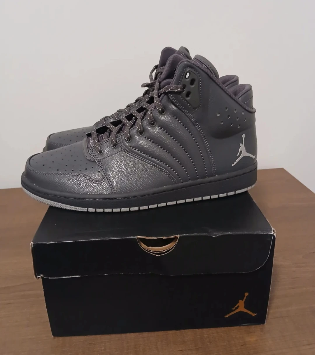 Jordan Flight 4 Dark Grey/Wolf Grey Sneakers - Size 10.5 - photo 2