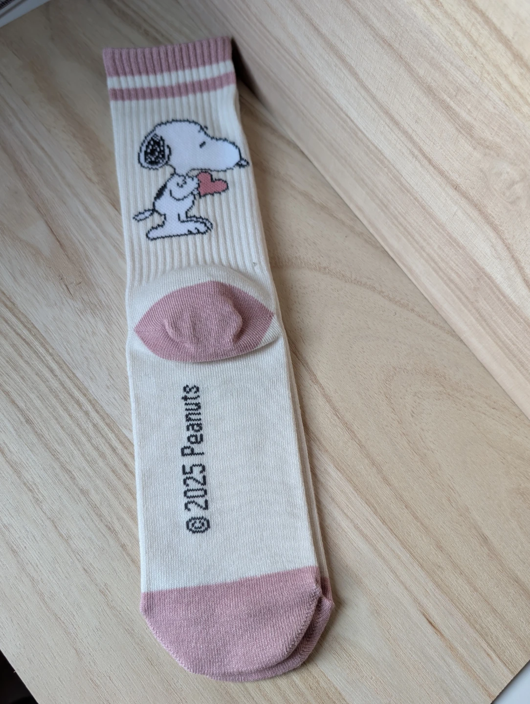 Peanuts Snoopy Crew socks, unisex size 6-8 new