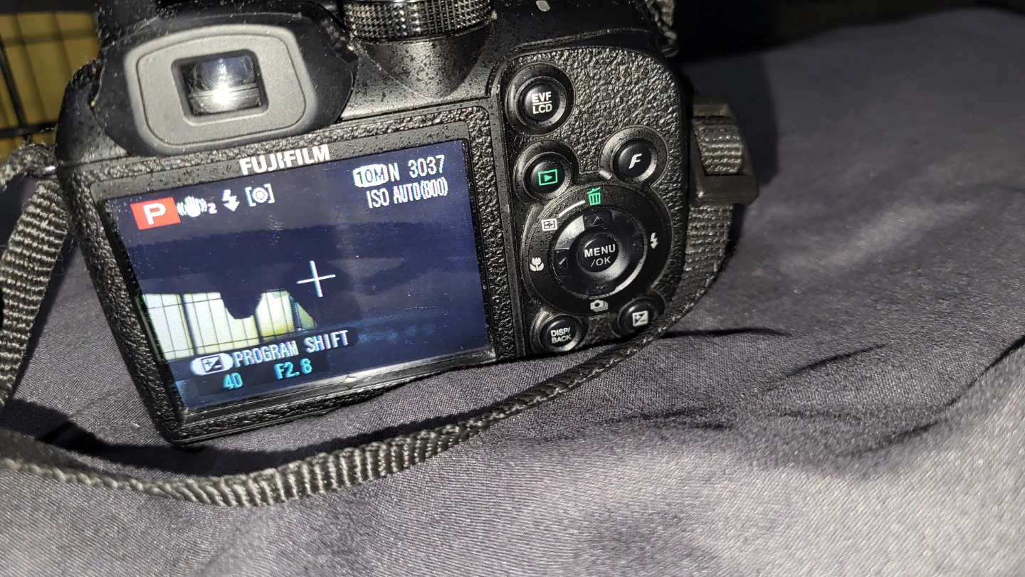 Fujifilm FinePix S1500 Digital Camera - photo 4