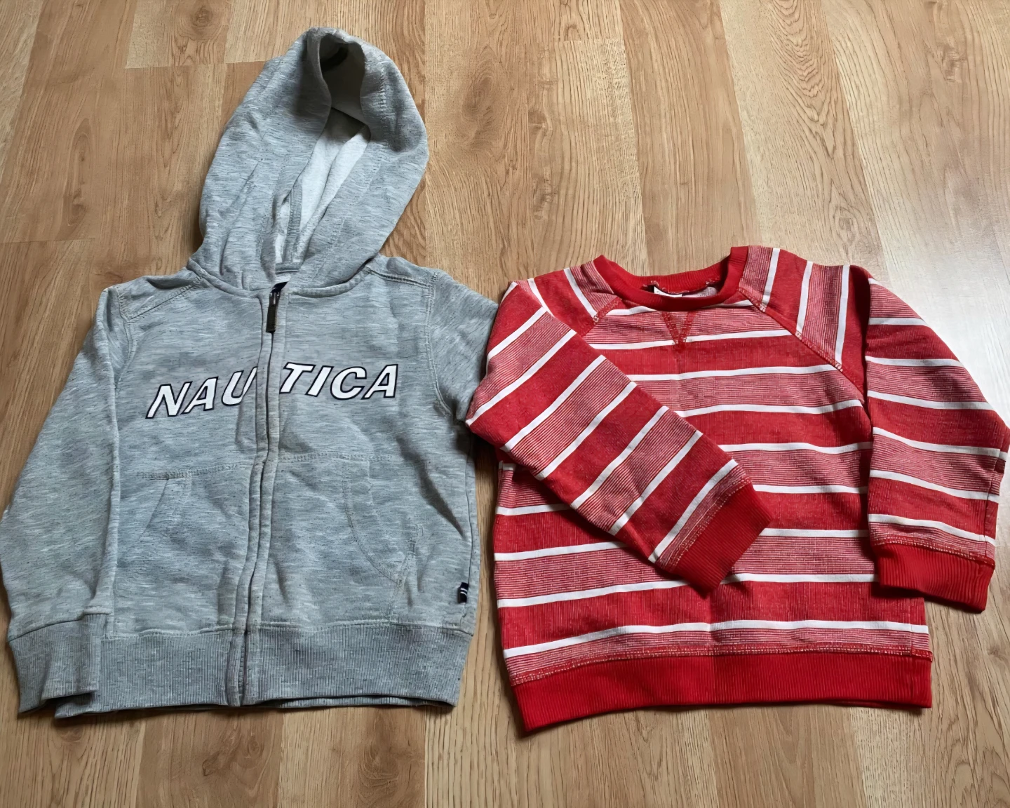 Nautica Gray Zip-Up Hoodie and Sweatshirt - size 3t🏆