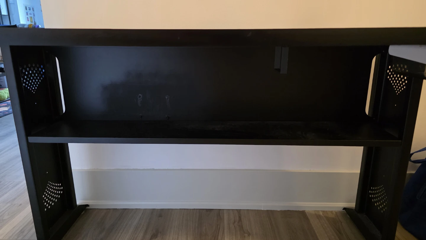 Sturdy Gaming Desk in Excellent Condition with Wood Grain Top 🧡 - photo 3