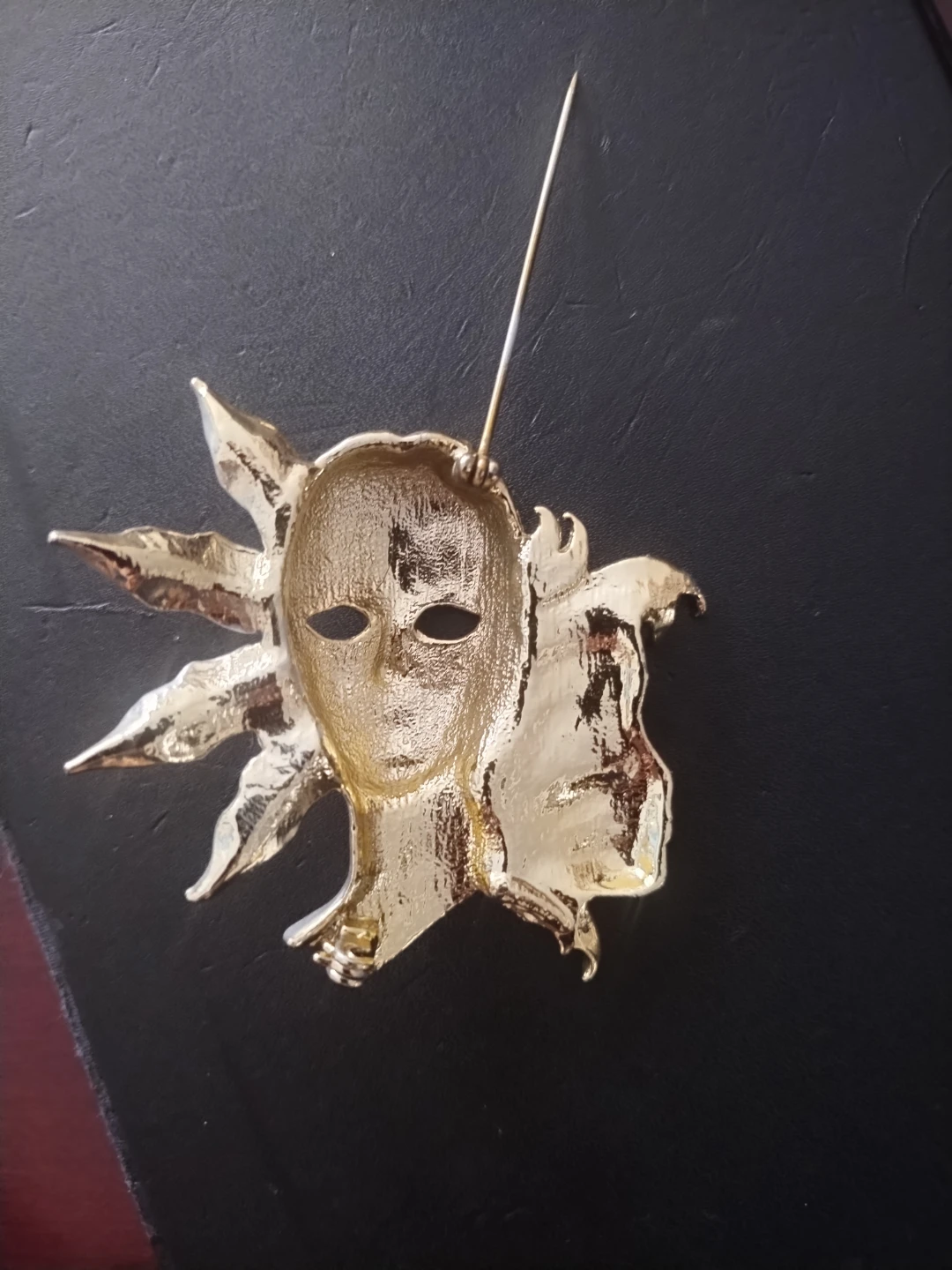Vintage Masquerade Mask Brooch - photo 3