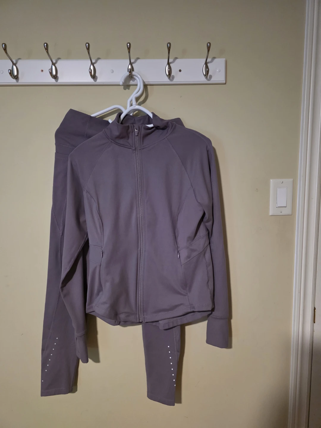 Women's Activewear Set - Available until Mar 10 Low fixed price - photo 2