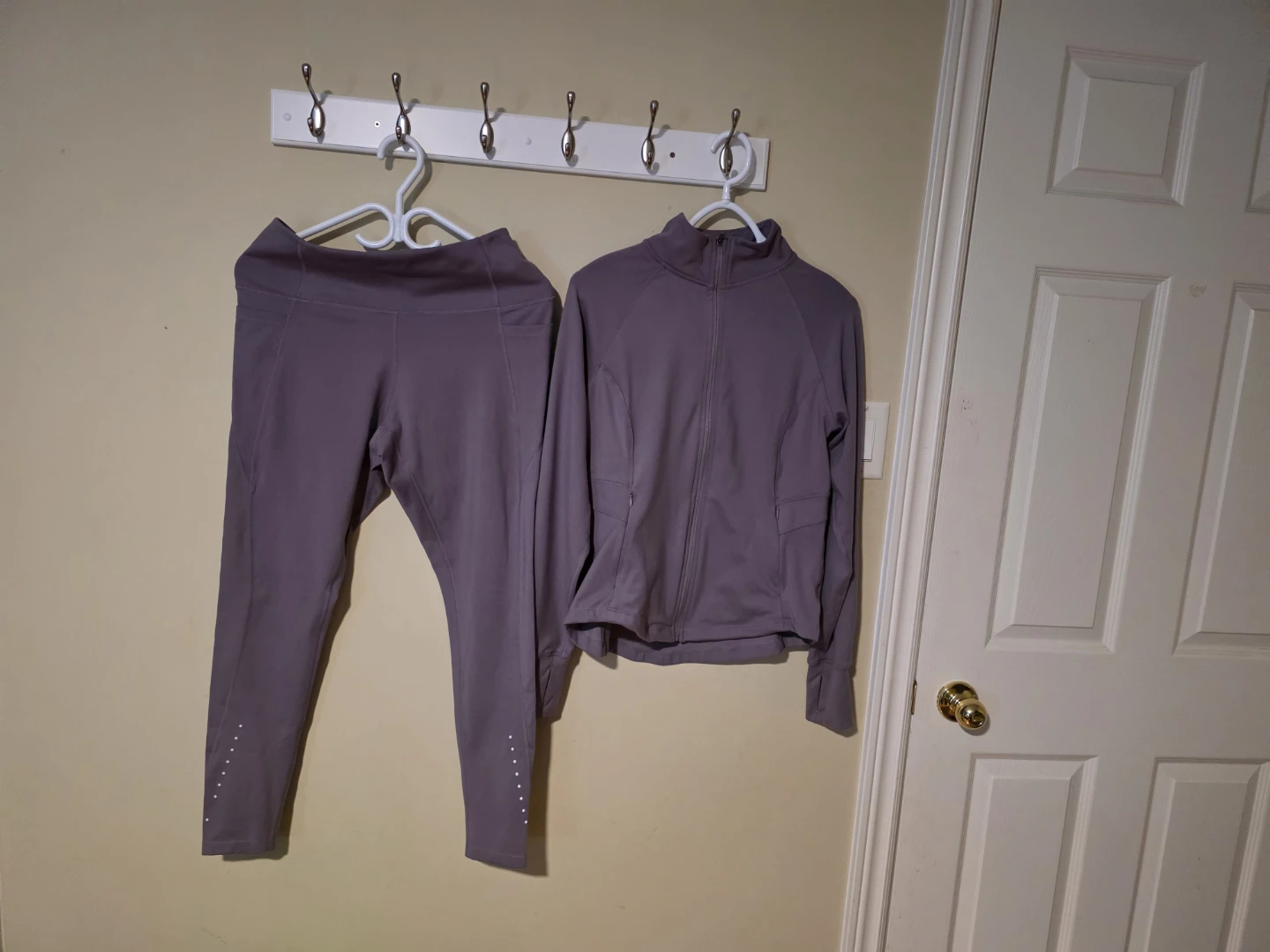 Women's Activewear Set - Available until Mar 10 Low fixed price - photo 4
