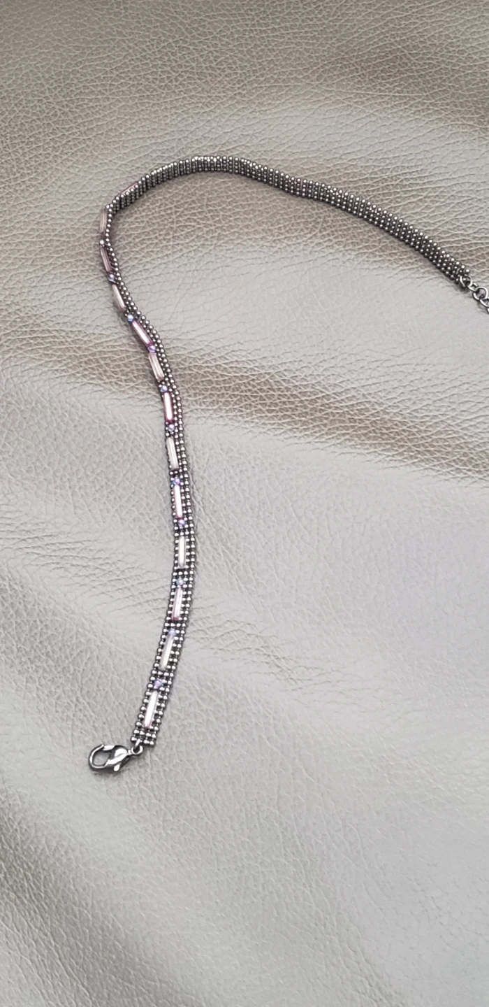 Beaded chocker with Silver Accents
