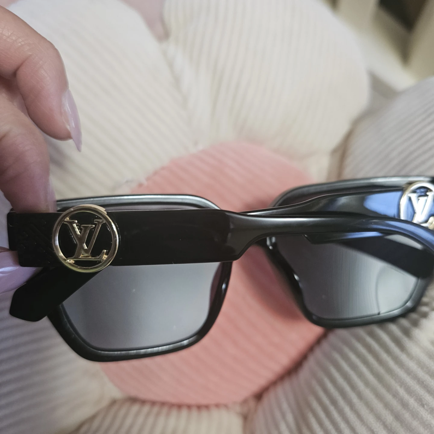 Louis Vuitton Sunglasses - photo 2