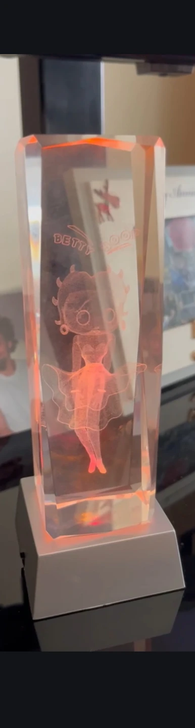 7" 3D glass etched hologram Betty Boop figurine - photo 3