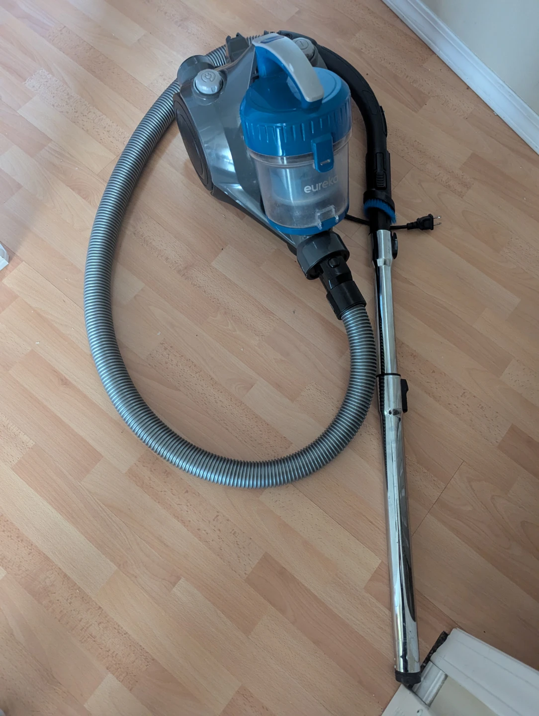 Read ad: eureka vacuum working but low suction and missing