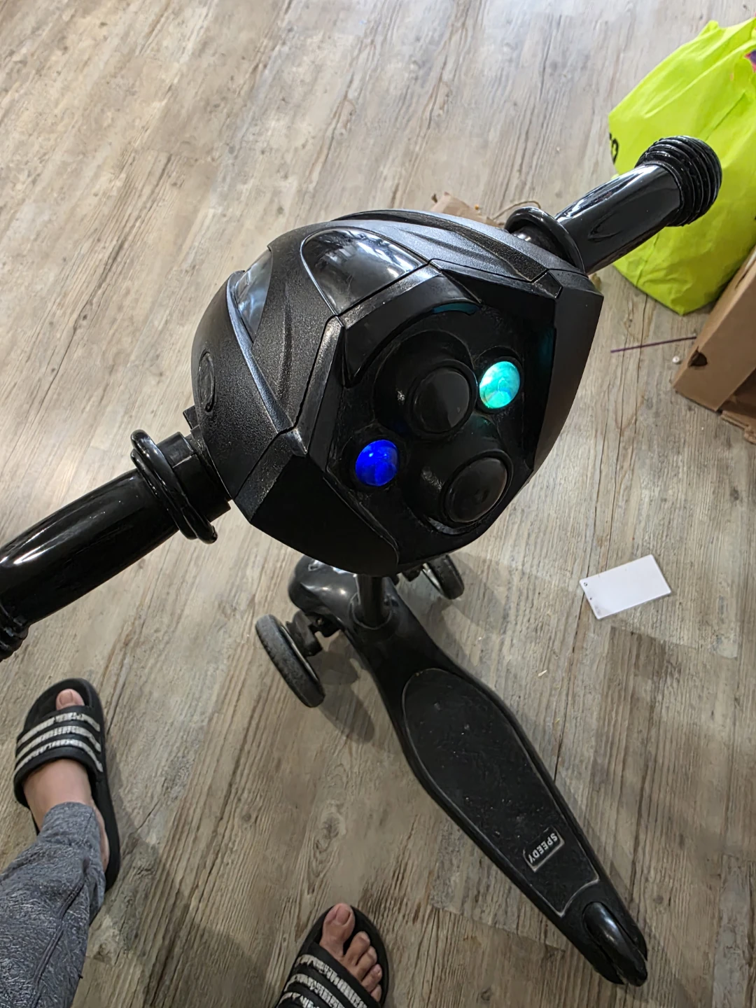 Kids Light-Up Scooter - photo 2