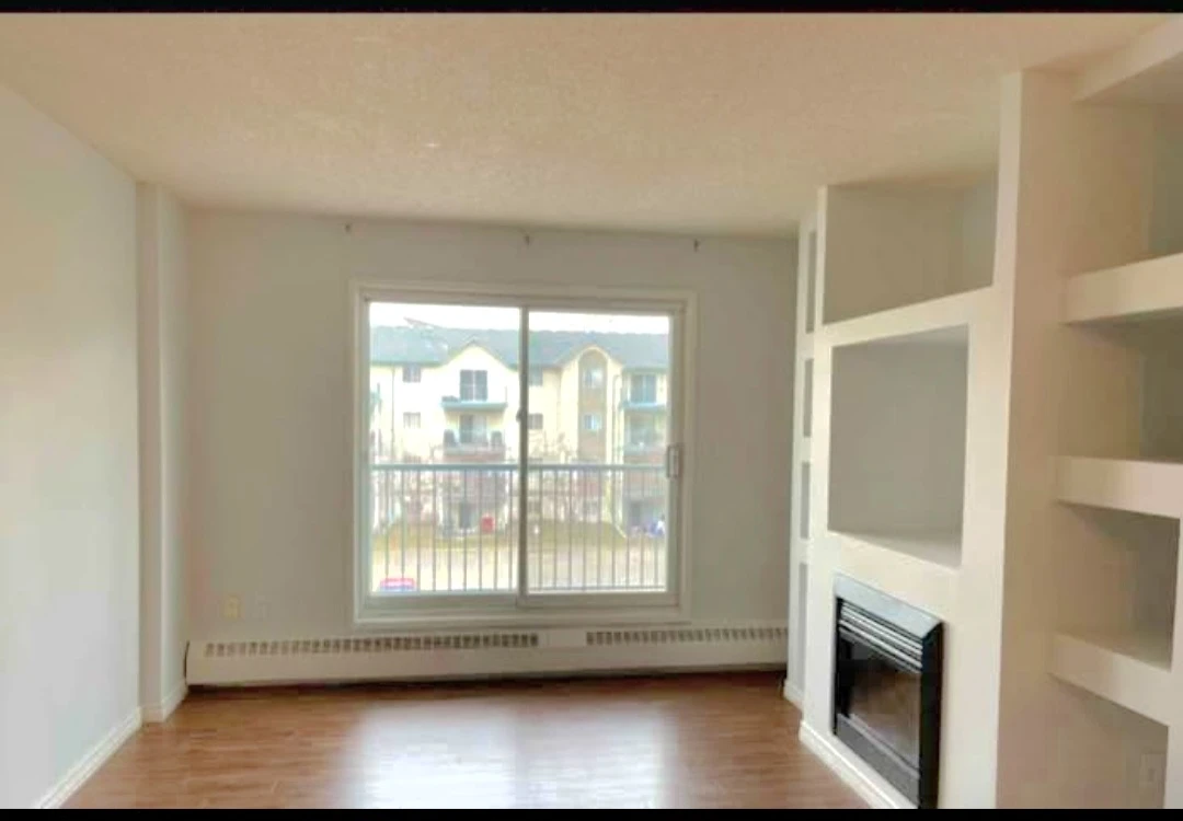 2 bedroom room apartment For rent(close to millwood town centre)
