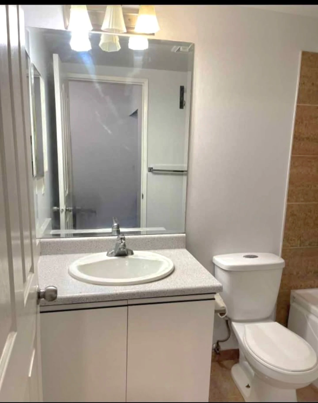 2 bedroom room apartment For rent(close to millwood town centre) - photo 5