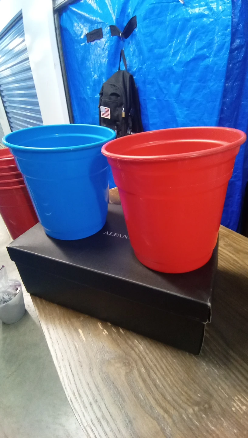 Red and Blue Plastic Pots - Set of 12 🥕 - photo 2