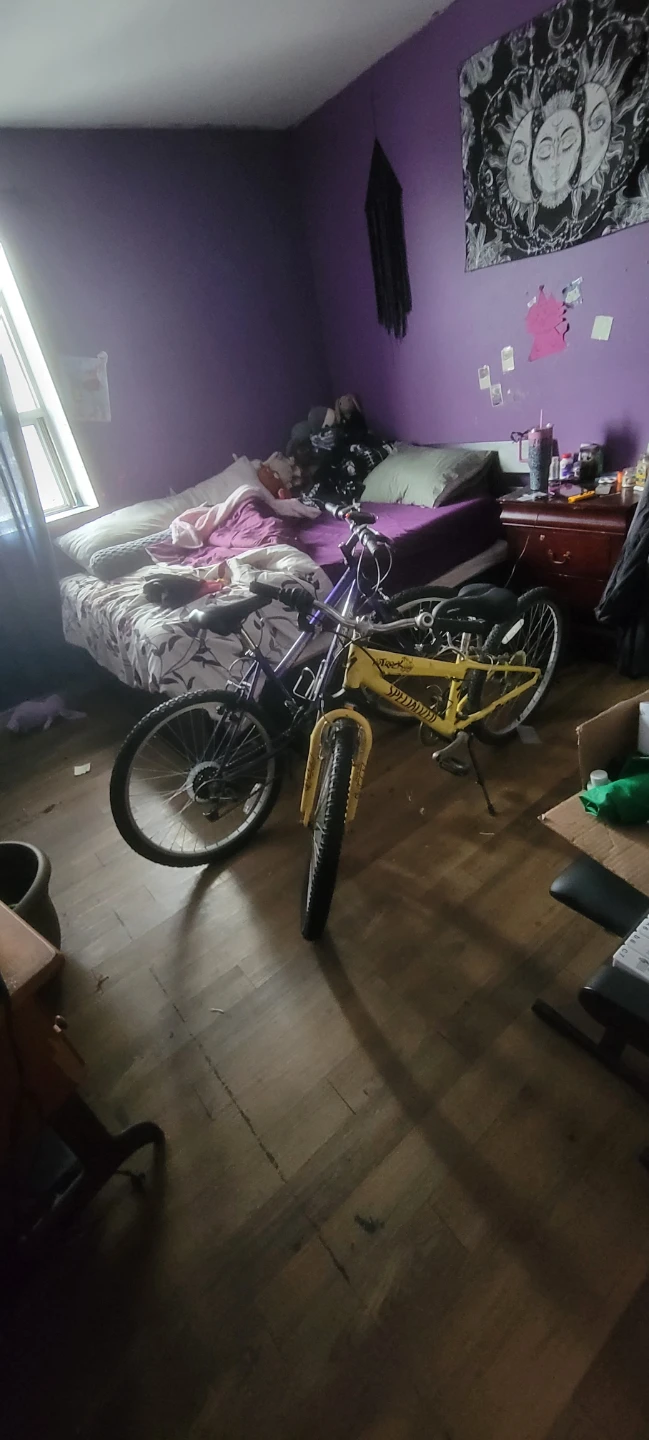Yellow specialized gear bike