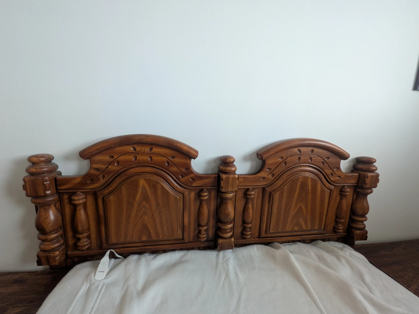 Wooden bedroom set - photo 2