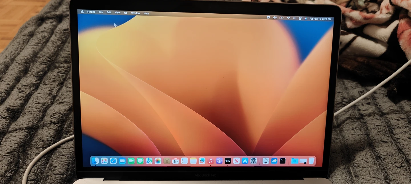 Apple MacBook Pro 13-inch, 2017, Space Gray - photo 2