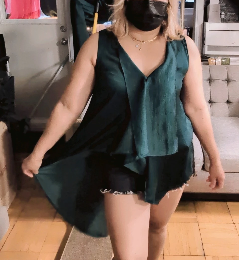 Women's Sleeveless V-Neck High-Low Top