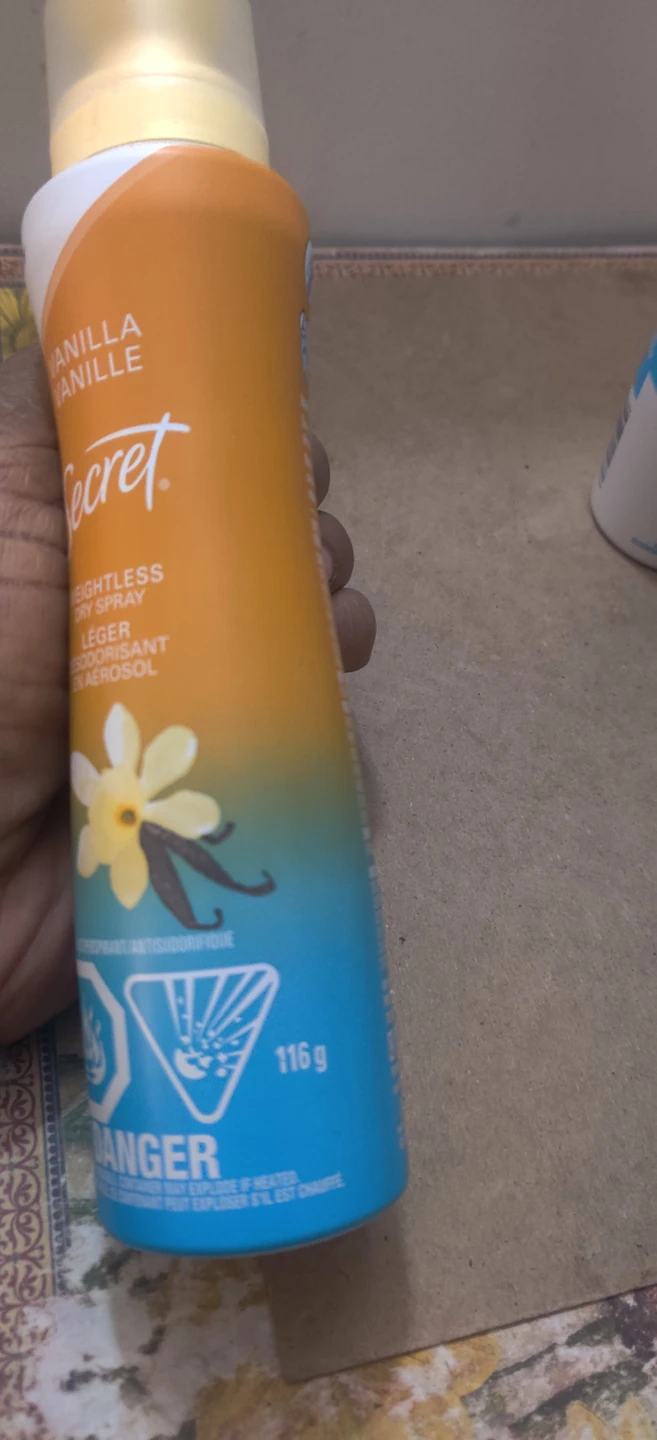 Secret Weightless Dry Spray Antiperspirant (Wild Rose & Vanilla) - photo 3