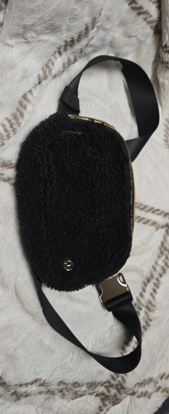 Lululemon Belt Bag - Black Sherpa - photo 2