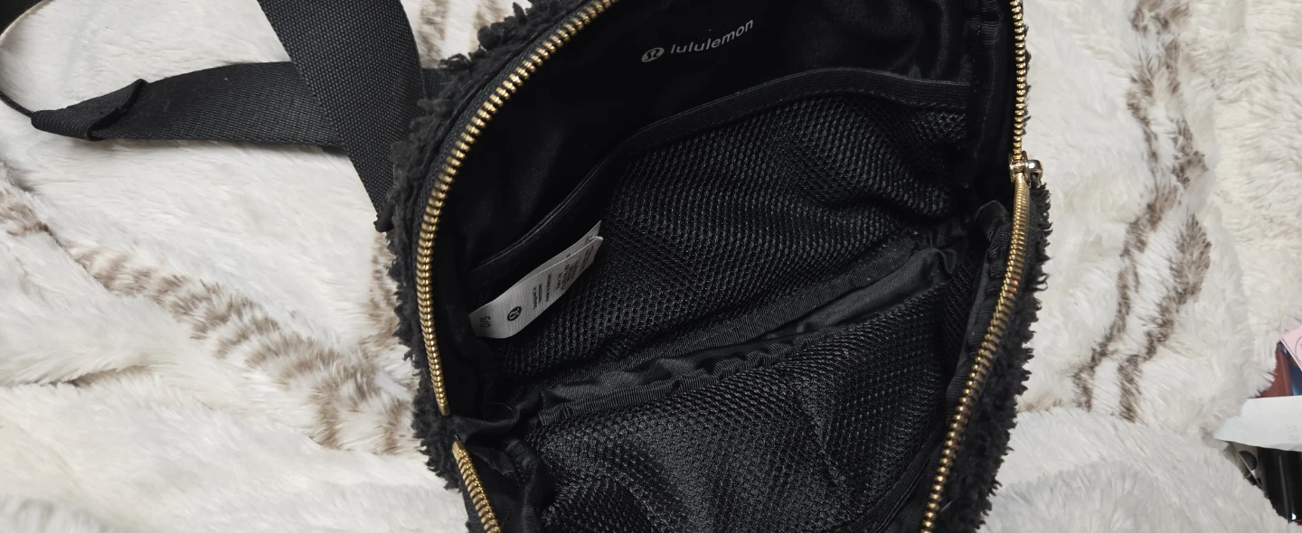 Lululemon Belt Bag - Black Sherpa - photo 3