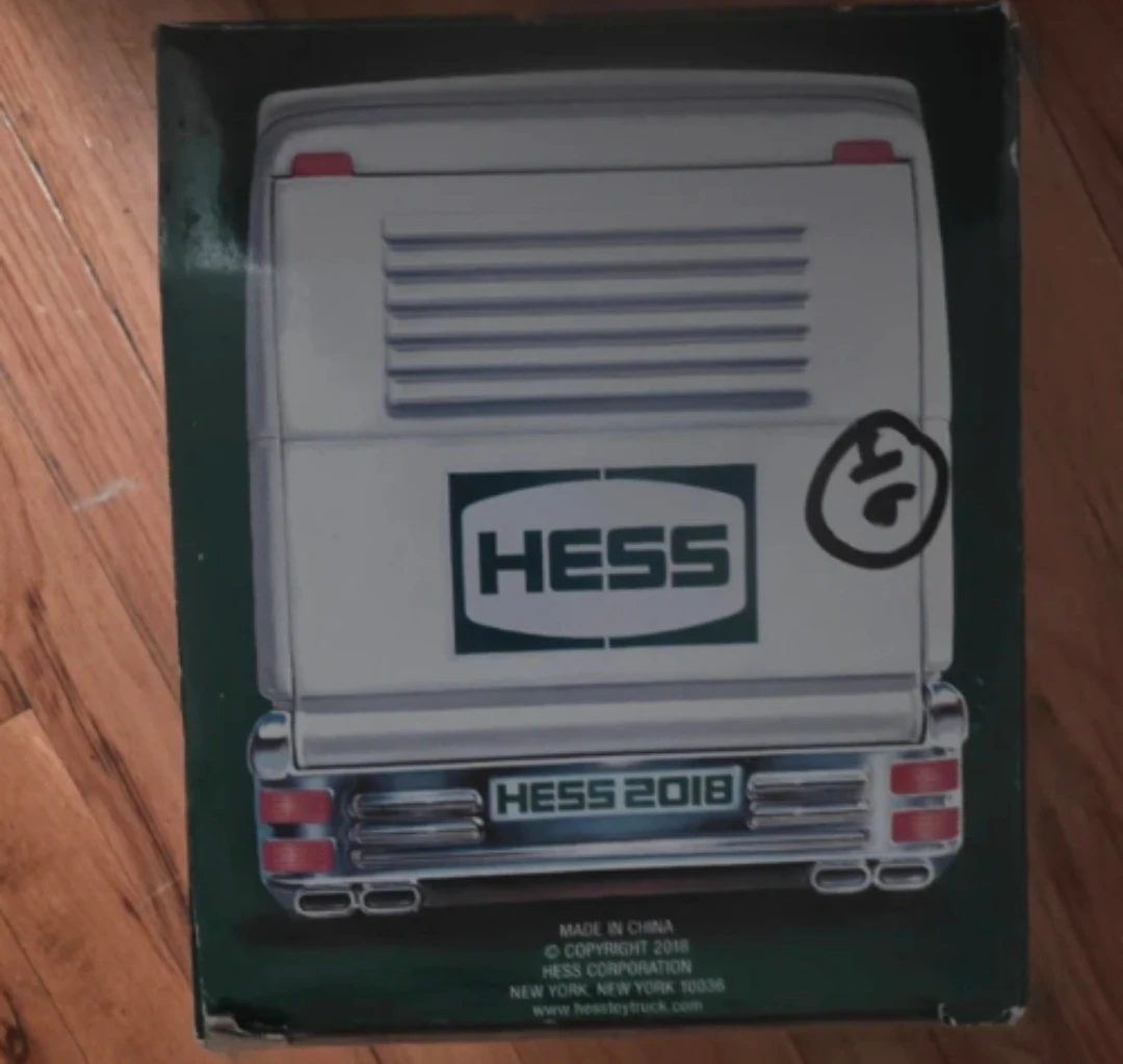 Hess 2018 RV and Motor Home Toy Truck with Trailer - photo 3