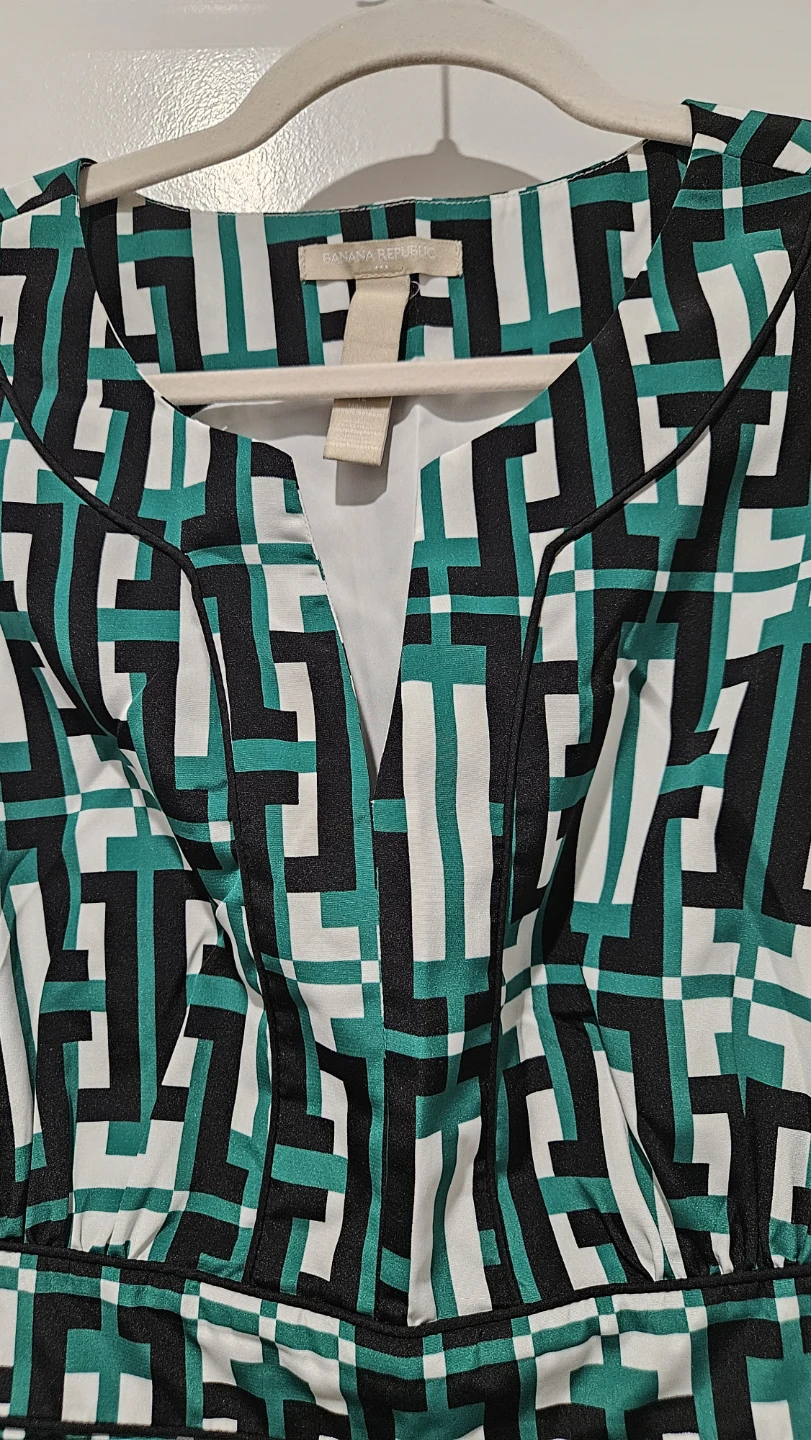 Banana Republic Sleeveless Green Geometric Print Dress Size 12 - photo 3