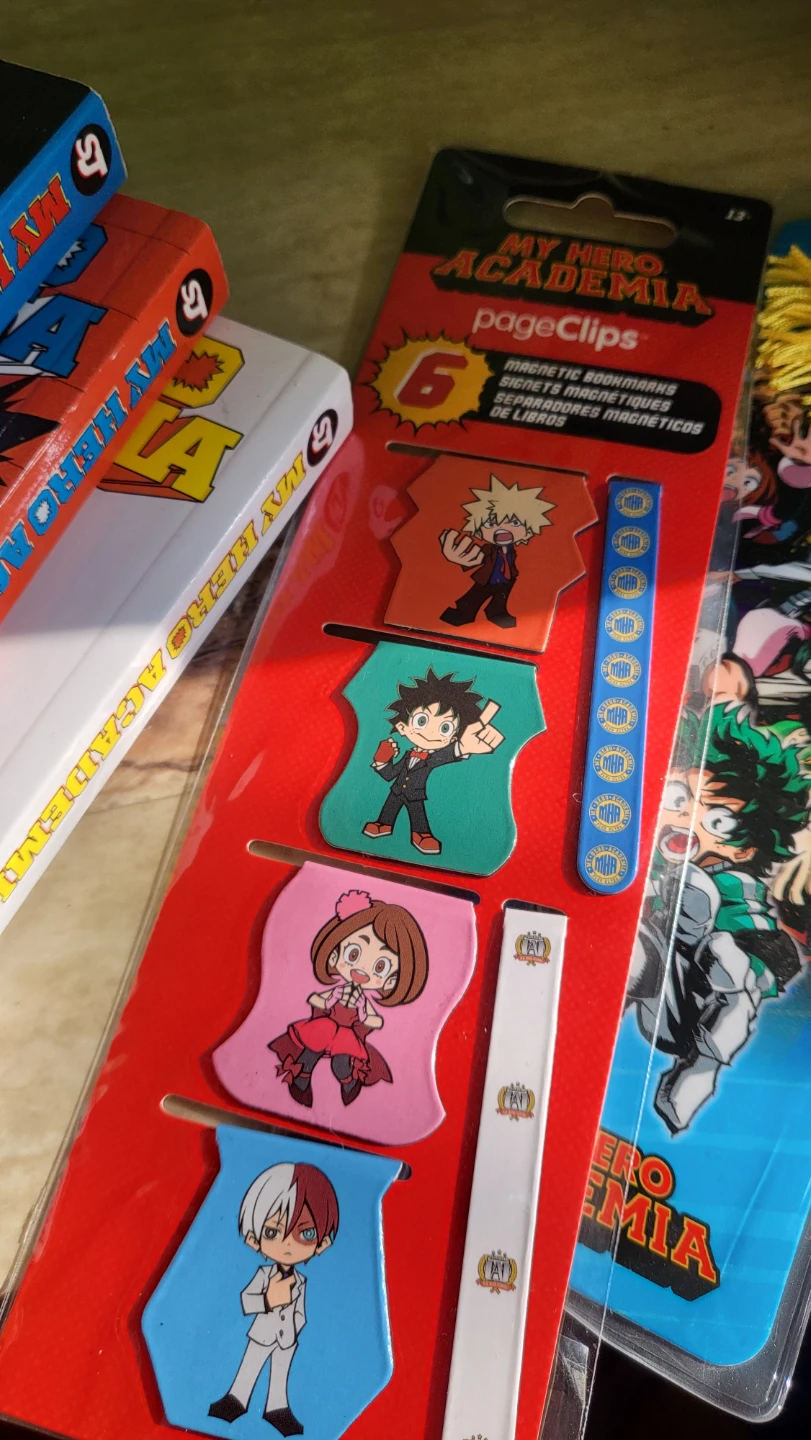 My Hero Academia Manga, Bookmarks, and Keychain - photo 2