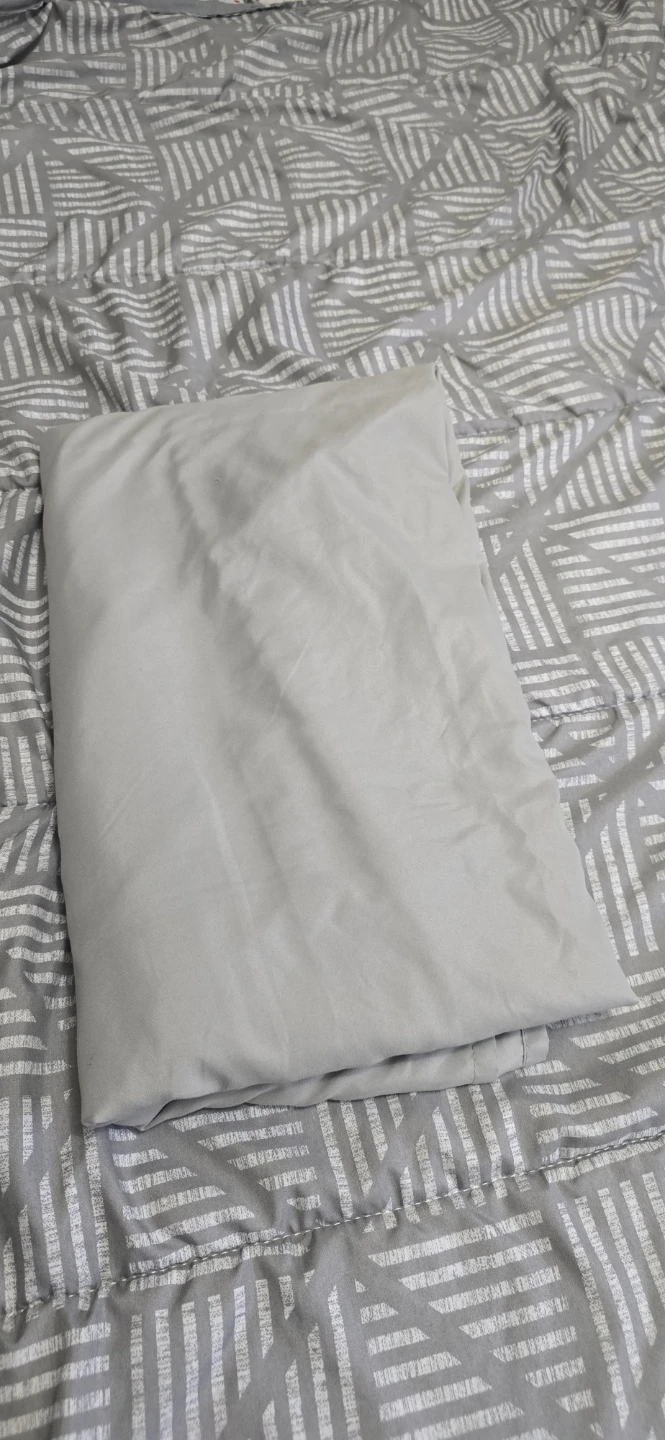2 bed sheets: one double size and one queen size - photo 4